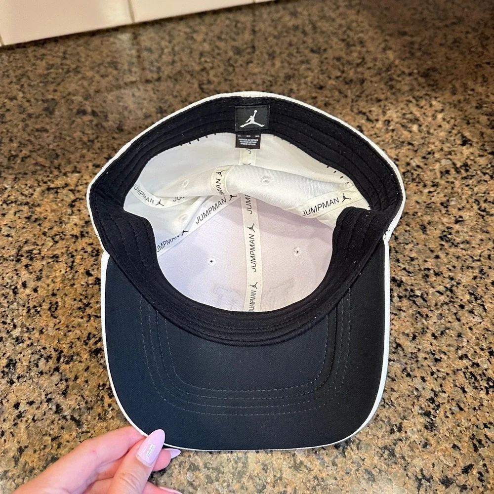 Michigan Wolverines Jordan Dri-Fit Hat Men's M/L White Performance Cap